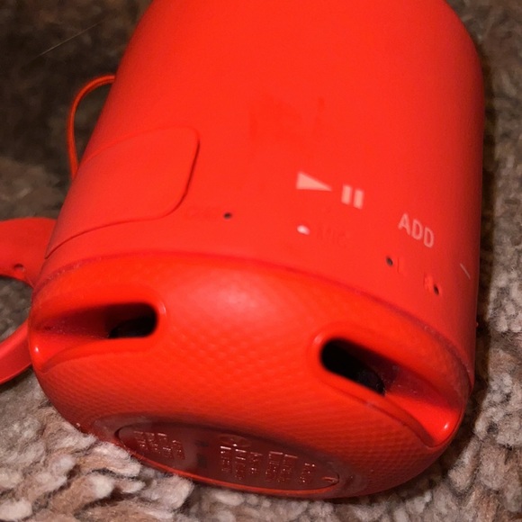 Sony XB10 Portable Wireless Speaker w/ Bluetooth - Picture 4 of 12